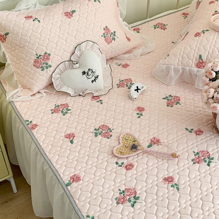 91家纺网 家纺一手货源 找家纺 昔可 2023新款单层雪纺花边乳胶凉席三件套 荔枝玫瑰