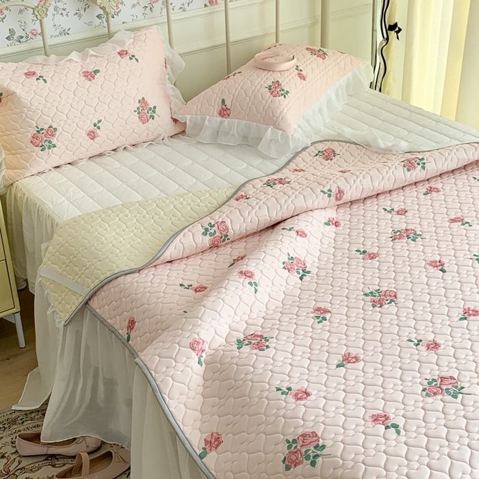 91家纺网 家纺一手货源 找家纺 昔可 2023新款单层雪纺花边乳胶凉席三件套 荔枝玫瑰