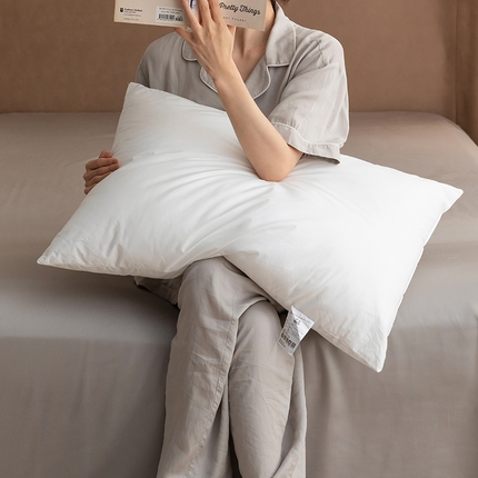 91家纺网 家纺一手货源 找家纺 （总）拾光枕芯 2023新款60支全棉纯色卷枕（含包装）