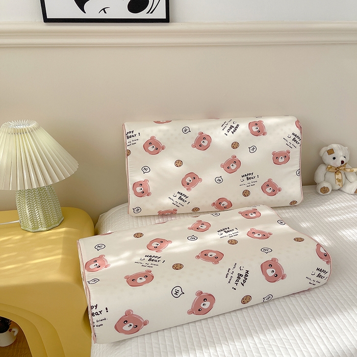 91家纺网 家纺一手货源 找家纺 良佐生活  2023新款A类60支全棉贡缎乳胶枕枕套  开心熊 粉