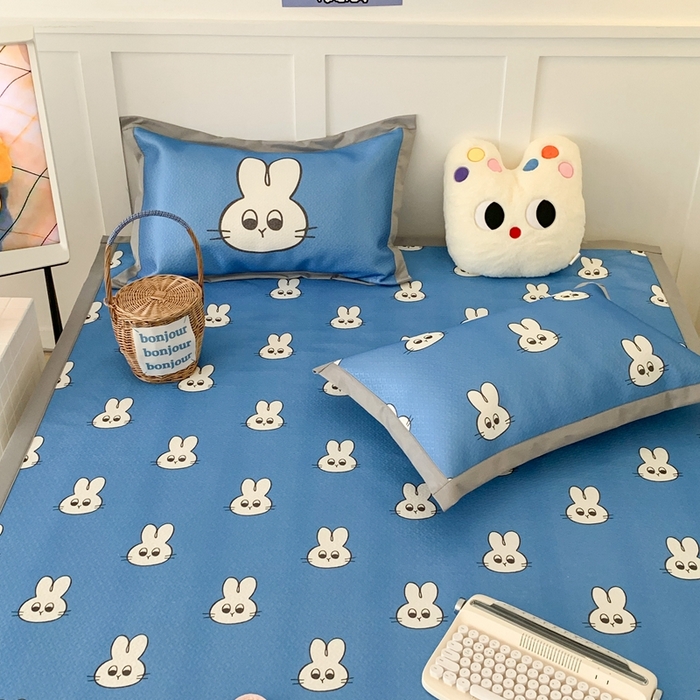 91家纺网 家纺一手货源 找家纺 昔可 2023新款凉感海洋丝针织软席三件套 蓝底兔