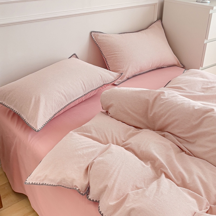 91家纺网 家纺一手货源 找家纺 金丝鸟 2023新款贝壳边A类色织全棉水洗棉简约条纹四件套 贝壳边款简约条纹 粉