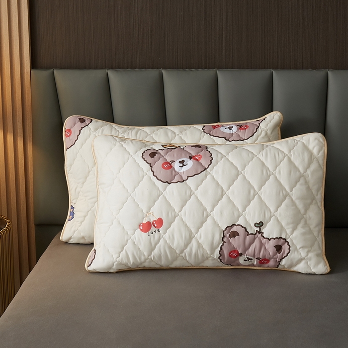 91家纺网 家纺一手货源 找家纺 花言狐语2025新款水洗棉防水枕套 可爱小熊-米黄