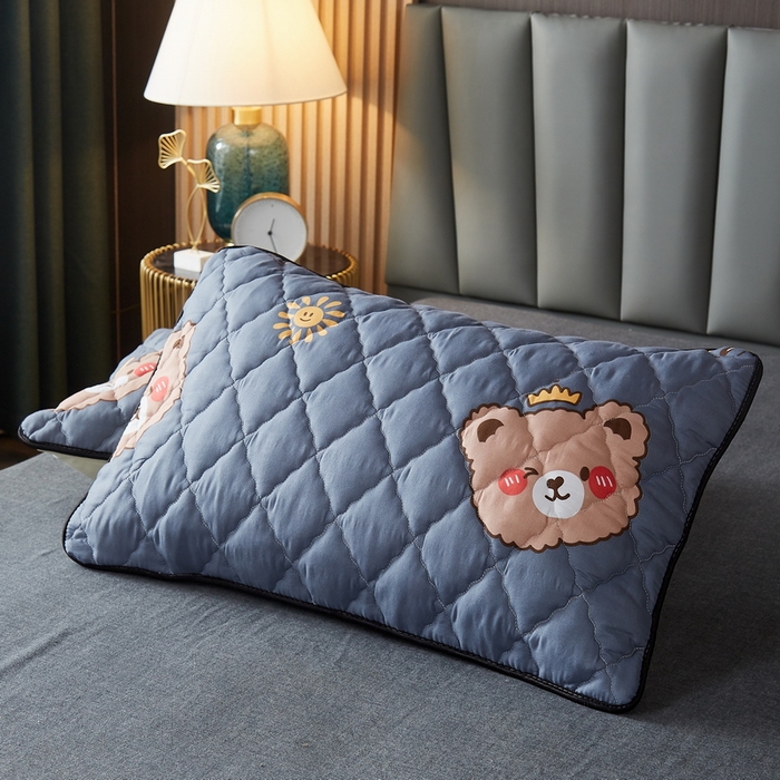 91家纺网 家纺一手货源 找家纺 花言狐语2025新款水洗棉防水枕套 可爱小熊-灰