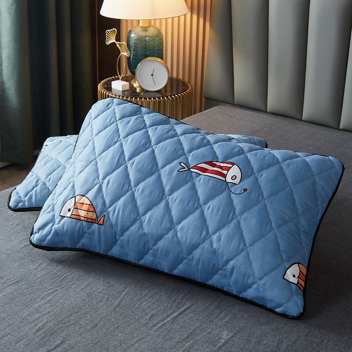 91家纺网 家纺一手货源 找家纺 花言狐语2025新款水洗棉防水枕套 七彩小鱼