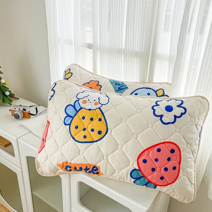 91家纺网 家纺一手货源 找家纺 花言狐语2025新款水洗棉防水枕套 草莓爱恋