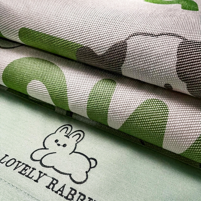 91家纺网 家纺一手货源 找家纺 慕尚家纺 2025新款简约数码印花冰藤席平铺+床笠款 调皮狗-平铺