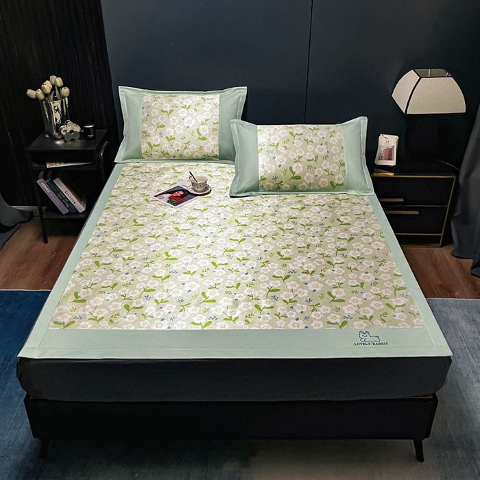 91家纺网 家纺一手货源 找家纺 慕尚家纺 2025新款简约数码印花冰藤席平铺+床笠款 小碎花-平铺