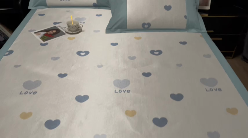 91家纺网 家纺一手货源 找家纺 慕尚家纺 2025新款简约数码印花冰藤席平铺+床笠款 爱心蓝-床笠