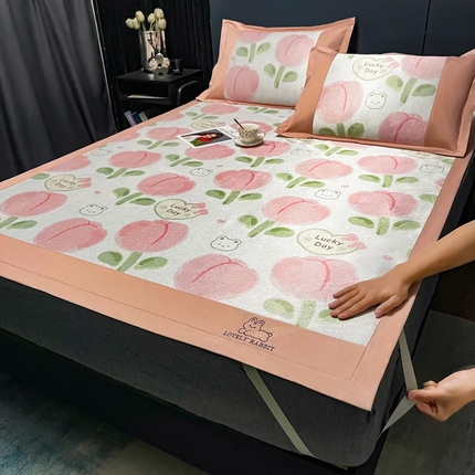 91家纺网 家纺一手货源 找家纺 （总）慕尚家纺 2025新款简约数码印花冰藤席平铺+床笠款