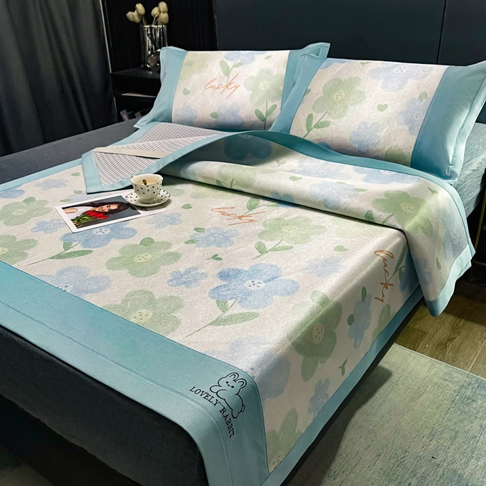 91家纺网 家纺一手货源 找家纺 慕尚家纺 2025新款简约数码印花冰藤席平铺+床笠款 清新花-平铺