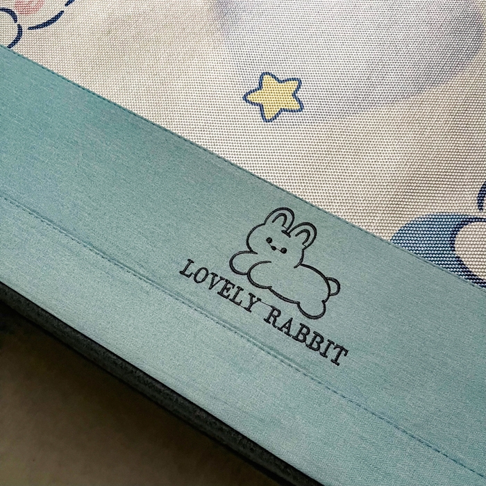 91家纺网 家纺一手货源 找家纺 慕尚家纺 2025新款简约数码印花冰藤席平铺+床笠款 欢乐兔-平铺