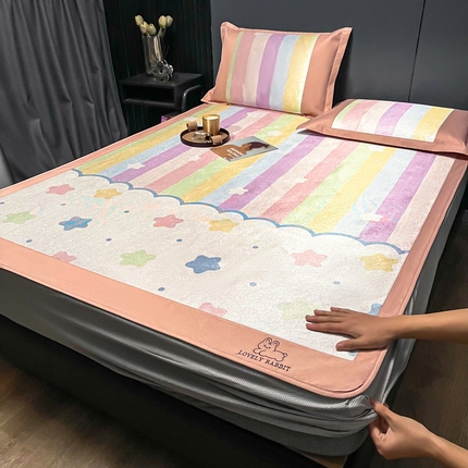 91家纺网 家纺一手货源 找家纺 （总）慕尚家纺 2025新款简约数码印花冰藤席平铺+床笠款