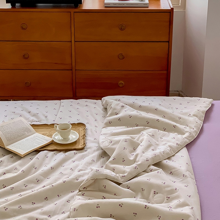 91家纺网 家纺一手货源 找家纺 荣轩家居 2023新款花边款双层纱印花夏被 米可