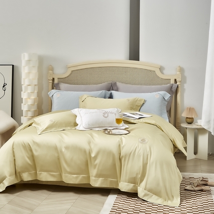 91家纺网 家纺一手货源 找家纺 榻尚家居 2023新款TS简约系列80长绒棉贡缎四件套 芥末色