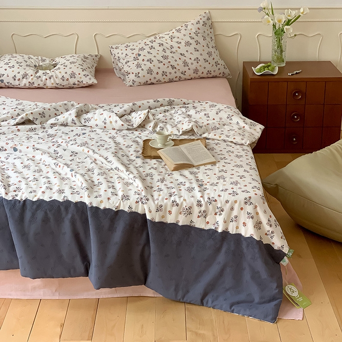 91家纺网 家纺一手货源 找家纺 荣轩家居 2023新款花边款双层纱印花夏被 允宝