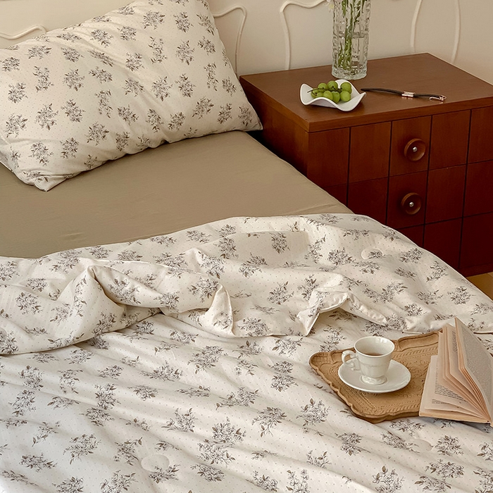 91家纺网 家纺一手货源 找家纺 荣轩家居 2023新款花边款双层纱印花夏被 锦书