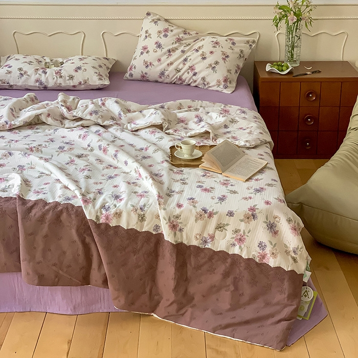 91家纺网 家纺一手货源 找家纺 荣轩家居 2023新款花边款双层纱印花夏被 灵汐