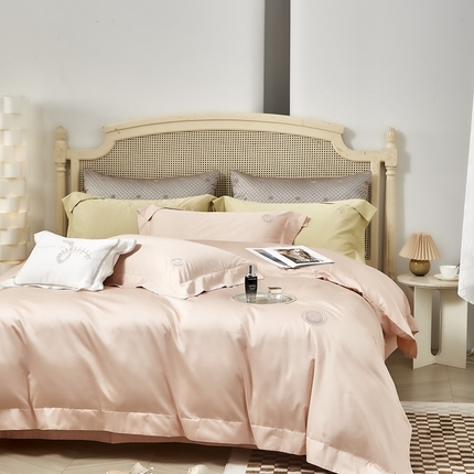 91家纺网 家纺一手货源 找家纺 榻尚家居 2023新款TS简约系列80长绒棉贡缎四件套 羊脂玉