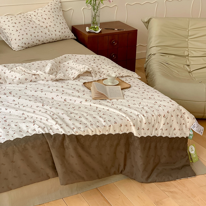 91家纺网 家纺一手货源 找家纺 荣轩家居 2023新款花边款双层纱印花夏被 米特洛