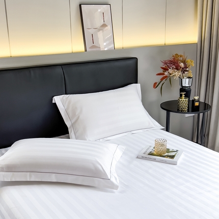 91家纺网 家纺一手货源 找家纺 品乐 2023新款 60支长绒棉提花条纹单枕套 条纹白色