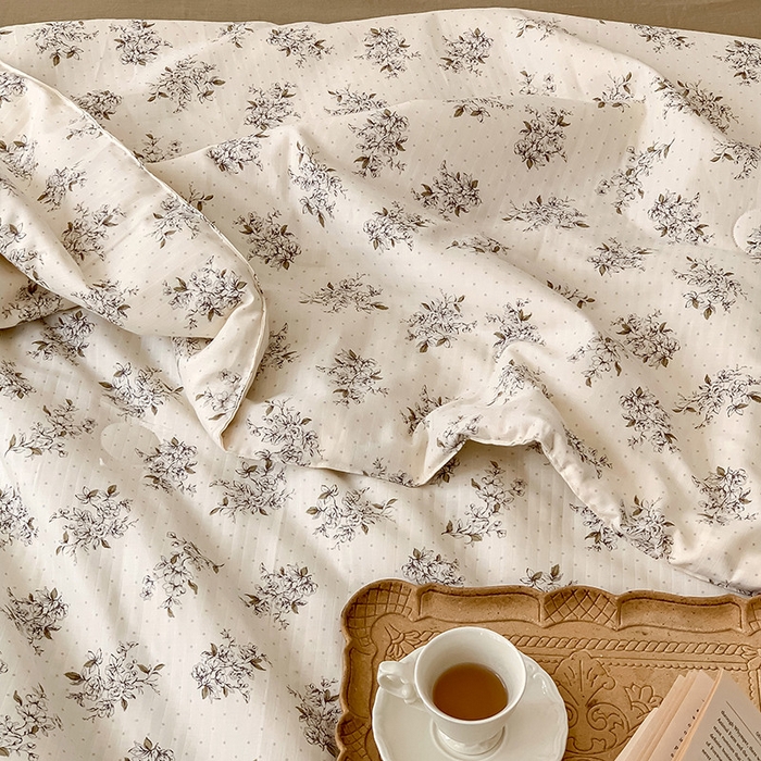 91家纺网 家纺一手货源 找家纺 荣轩家居 2023新款花边款双层纱印花夏被 锦书
