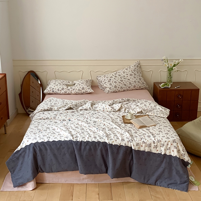 91家纺网 家纺一手货源 找家纺 荣轩家居 2023新款花边款双层纱印花夏被 允宝