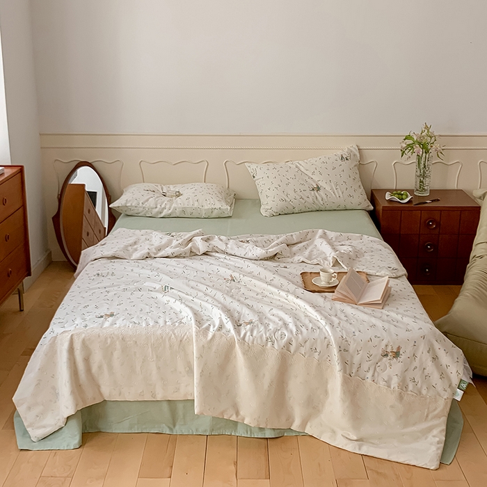 91家纺网 家纺一手货源 找家纺 荣轩家居 2023新款花边款双层纱印花夏被 初语