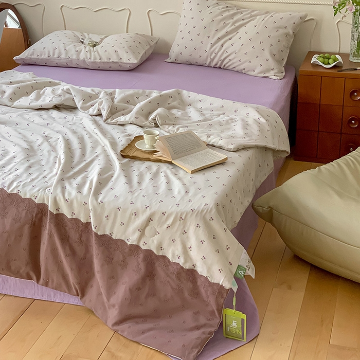 91家纺网 家纺一手货源 找家纺 荣轩家居 2023新款花边款双层纱印花夏被 米可