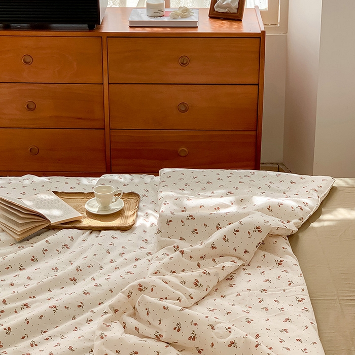 91家纺网 家纺一手货源 找家纺 荣轩家居 2023新款花边款双层纱印花夏被 米特洛