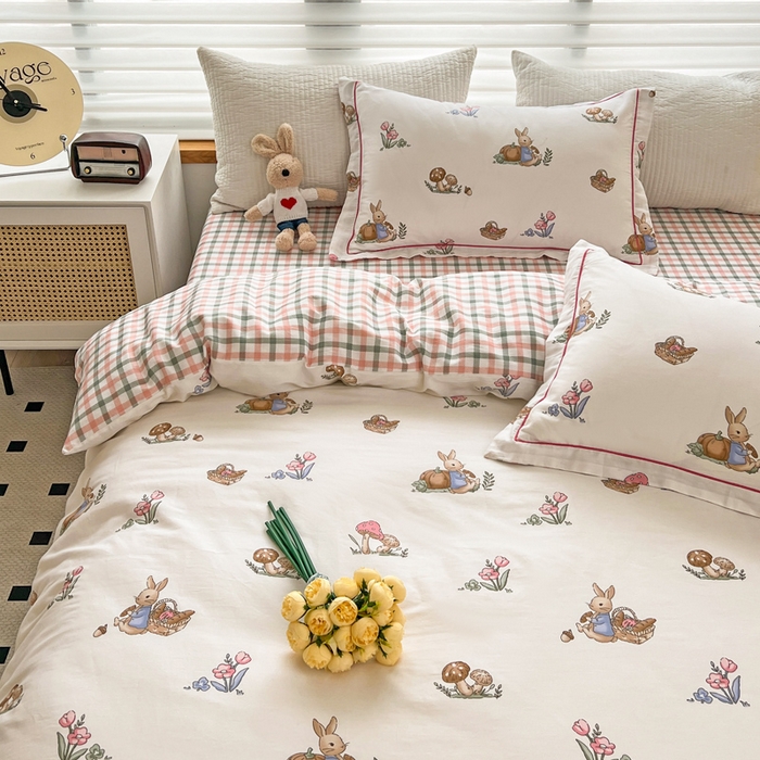 91家纺网 家纺一手货源 找家纺 乐童  2024新款网红直播爆款吊边＋一字绣工艺款四件套（八） 绿洲兔语