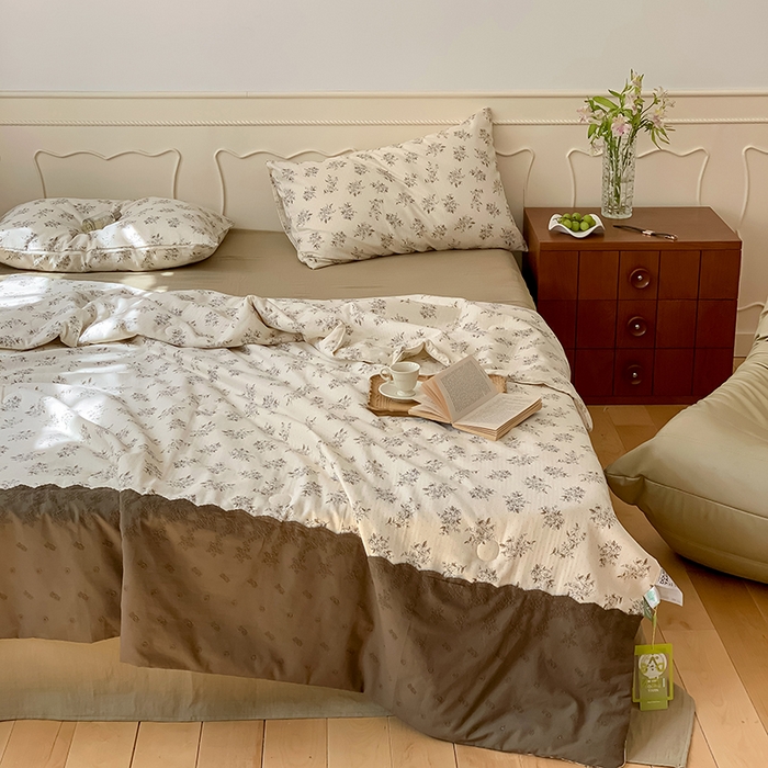 91家纺网 家纺一手货源 找家纺 荣轩家居 2023新款花边款双层纱印花夏被 锦书