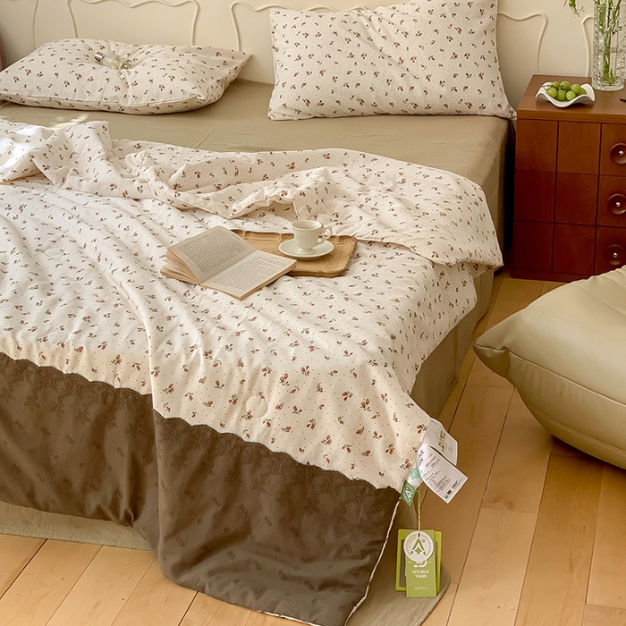 91家纺网 家纺一手货源 找家纺 荣轩家居 2023新款花边款双层纱印花夏被 米特洛