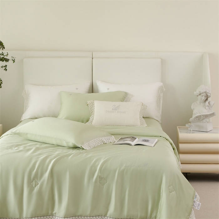 91家纺网 家纺一手货源 找家纺 （总）时亿2023新款蕾丝款60支兰精天丝夏被-花海