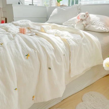 91家纺网 家纺一手货源 找家纺 盼季2023新款双层纱小清新超软糯夏被夏凉被夏季空调被薄被子被芯 ins-小花