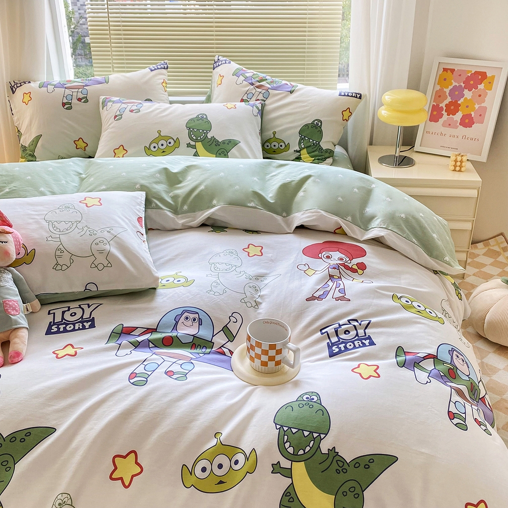 91家纺网 家纺一手货源 找家纺 柠馨2023新款 13376全棉印花三件套学生季三件套 玩具总动员