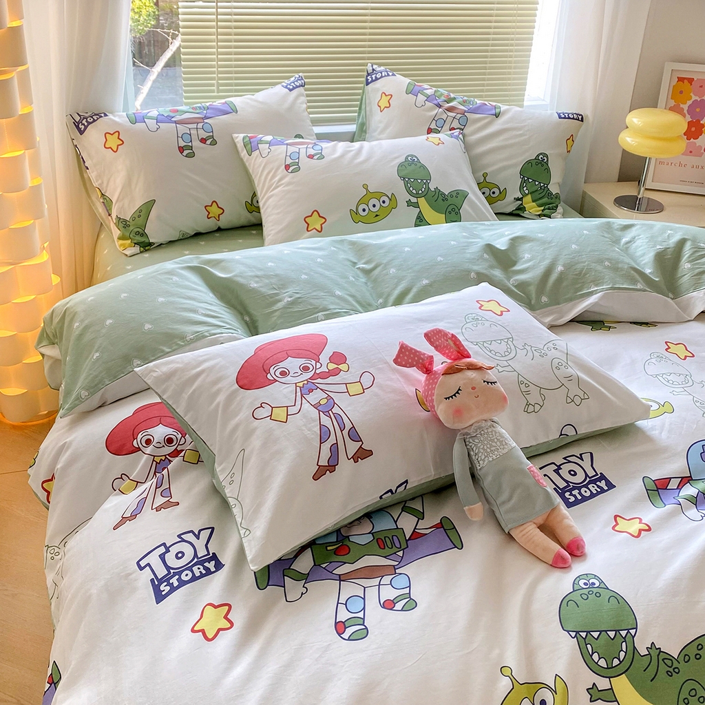 91家纺网 家纺一手货源 找家纺 柠馨2023新款 13376全棉印花三件套学生季三件套 玩具总动员