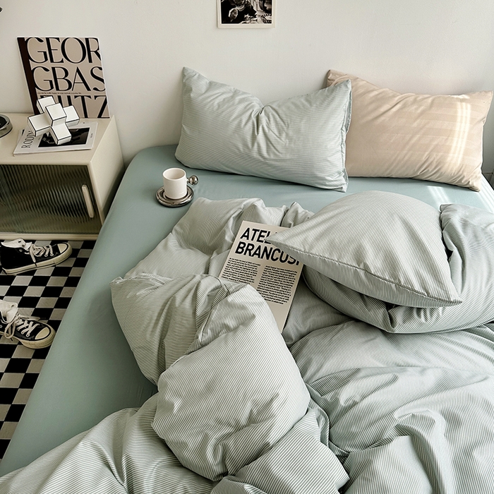 91家纺网 家纺一手货源 找家纺 优迈 2023新款水洗棉四件套日式简约复古格子条纹系列四件套-床单款床笠款 独白绿