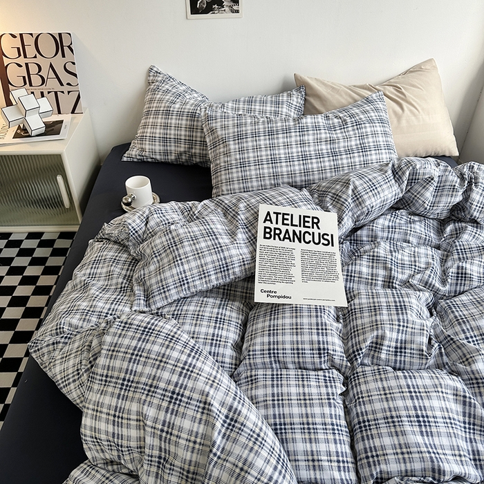 91家纺网 家纺一手货源 找家纺 （总）优迈 2023新款水洗棉四件套日式简约复古格子条纹系列四件套-床单款床笠款