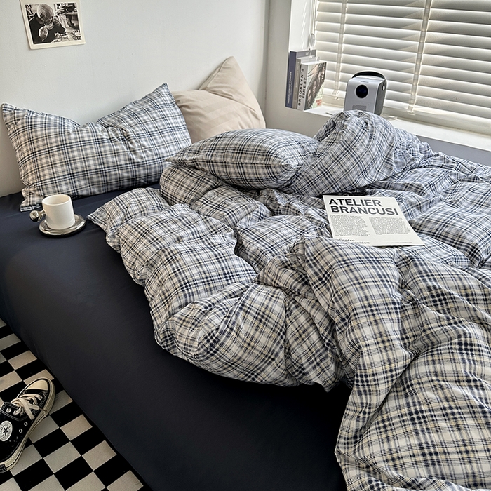 91家纺网 家纺一手货源 找家纺 （总）优迈 2023新款水洗棉四件套日式简约复古格子条纹系列四件套-床单款床笠款
