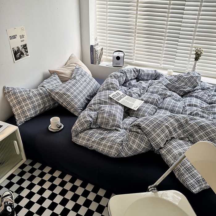 91家纺网 家纺一手货源 找家纺 （总）优迈 2023新款水洗棉四件套日式简约复古格子条纹系列四件套-床单款床笠款