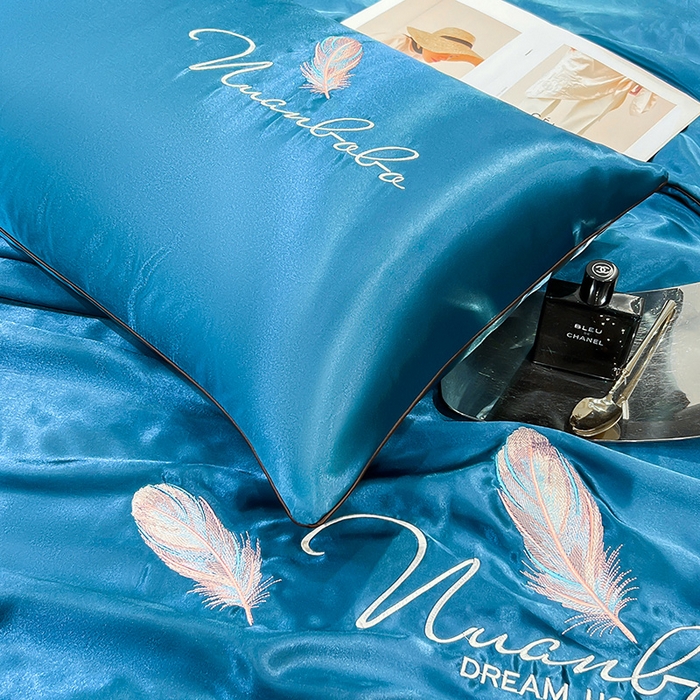 91家纺网 家纺一手货源 找家纺 啊雅家居 2025新款水洗真丝夏被空调被四件套 彩羽-海洋兰