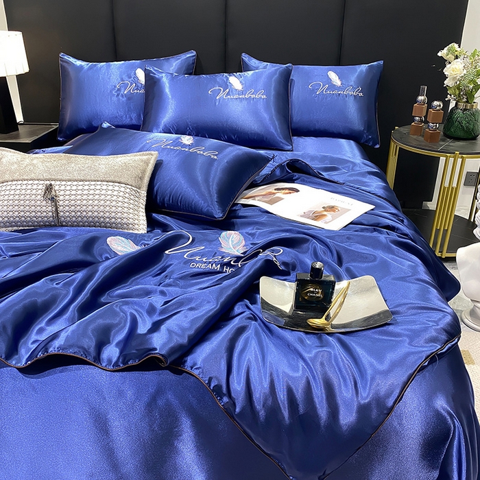 91家纺网 家纺一手货源 找家纺 啊雅家居 2025新款水洗真丝夏被空调被四件套 彩羽-克莱蓝