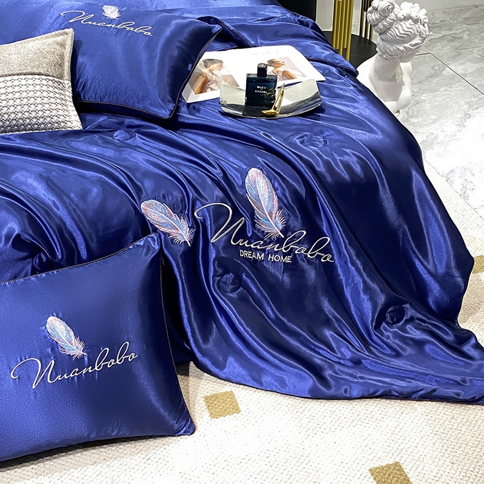 91家纺网 家纺一手货源 找家纺 啊雅家居 2025新款水洗真丝夏被空调被四件套 彩羽-克莱蓝