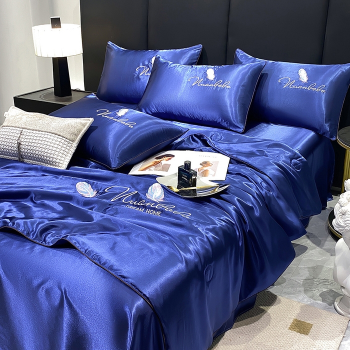 91家纺网 家纺一手货源 找家纺 啊雅家居 2025新款水洗真丝夏被空调被四件套 彩羽-克莱蓝