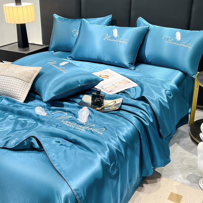 91家纺网 家纺一手货源 找家纺 啊雅家居 2025新款水洗真丝夏被空调被四件套 彩羽-海洋兰