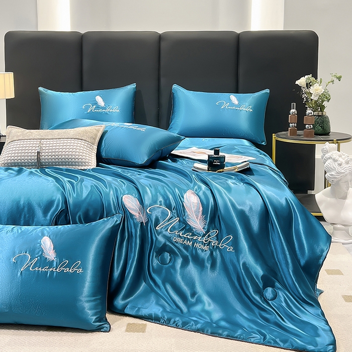 91家纺网 家纺一手货源 找家纺 啊雅家居 2025新款水洗真丝夏被空调被四件套 彩羽-海洋兰