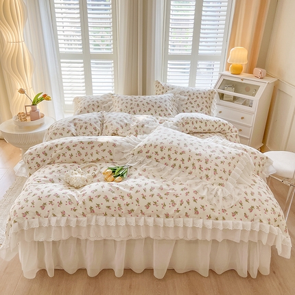 91家纺网 家纺一手货源 找家纺 （总）瑞宝 2025新款镂空全棉印花床裙款四件套