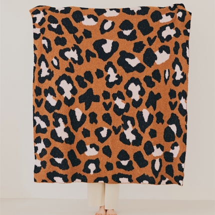 91家纺网 家纺一手货源 找家纺 （总）暖绵绵2025新款彩豹半边绒休闲毯子空调毯