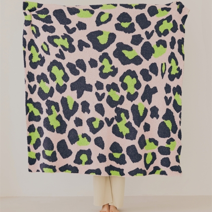 91家纺网 家纺一手货源 找家纺 （总）暖绵绵2025新款彩豹半边绒休闲毯子空调毯